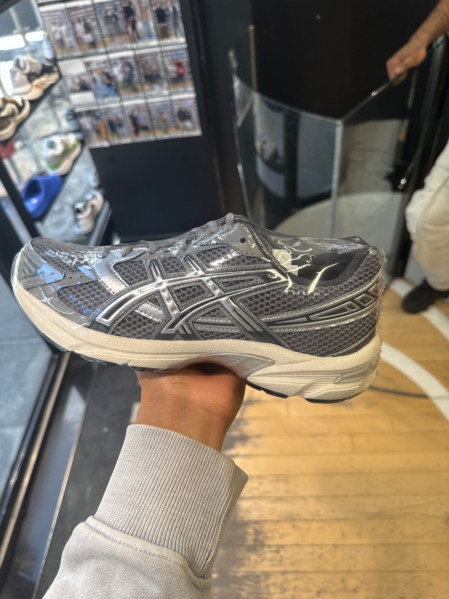 Asics 1130 Grey beige